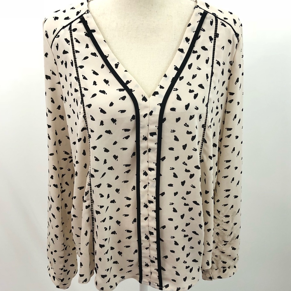 ASTR Cream Black Print Blouse